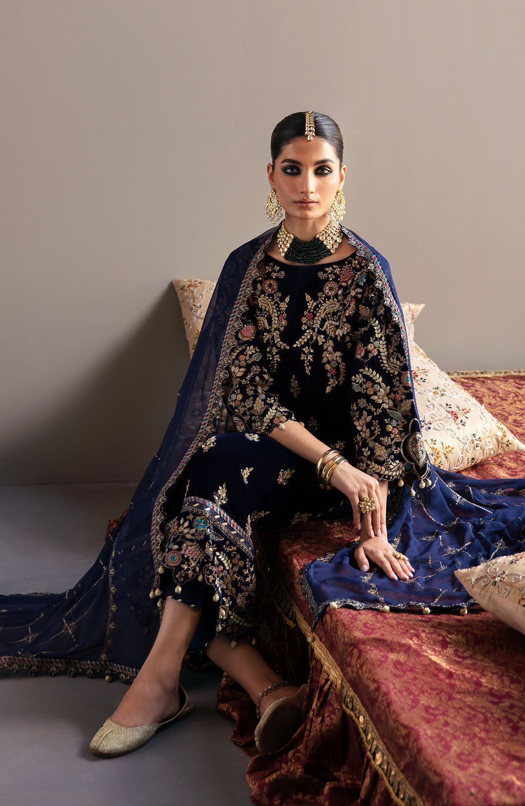 BRAND:EMAN ADEEL velvet embroiderd hand emblished luxury unstitched 3pc✓MR