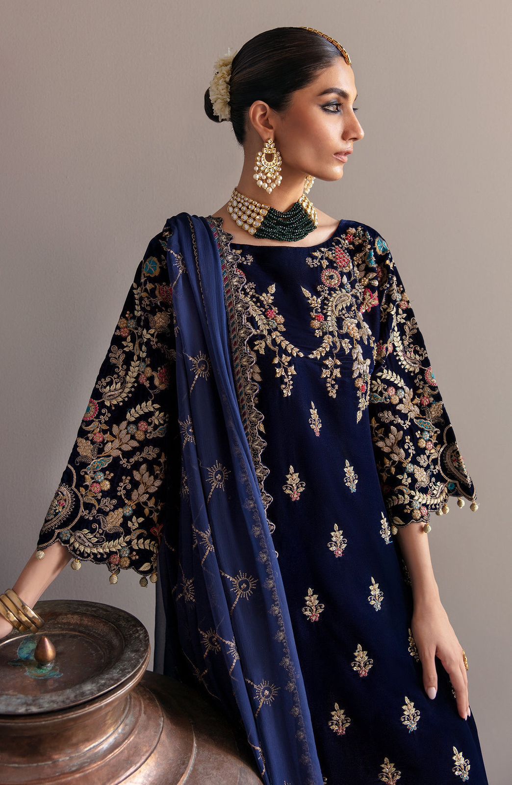 BRAND:EMAN ADEEL velvet embroiderd hand emblished luxury unstitched 3pc✓MR