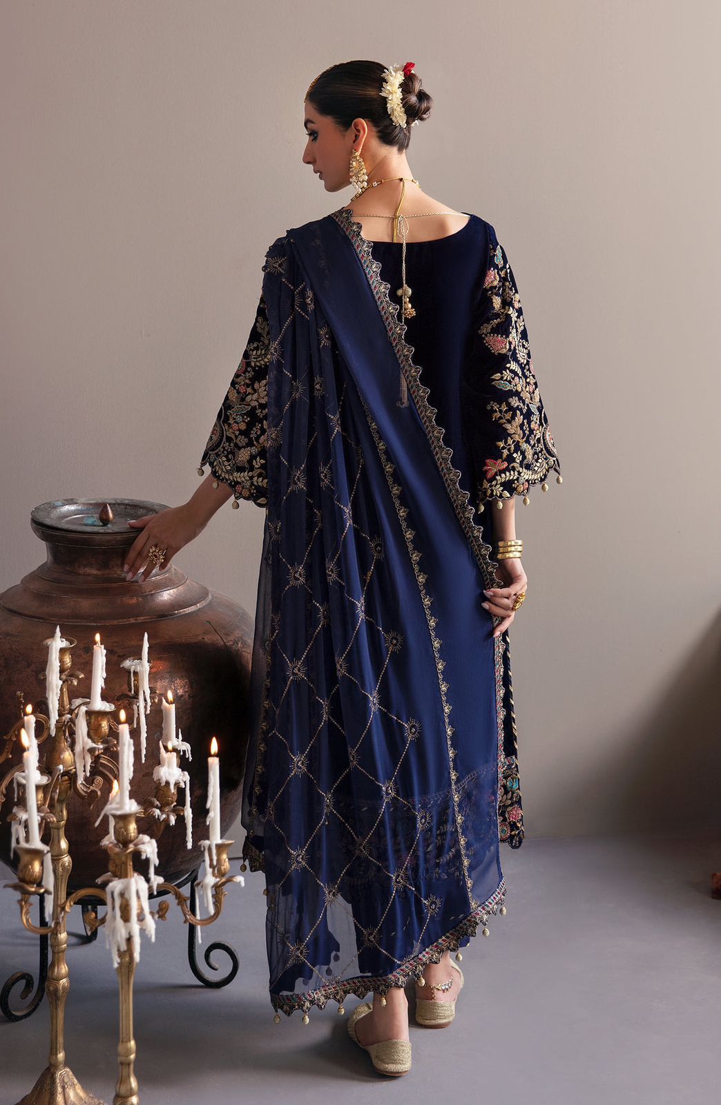 BRAND:EMAN ADEEL velvet embroiderd hand emblished luxury unstitched 3pc✓MR