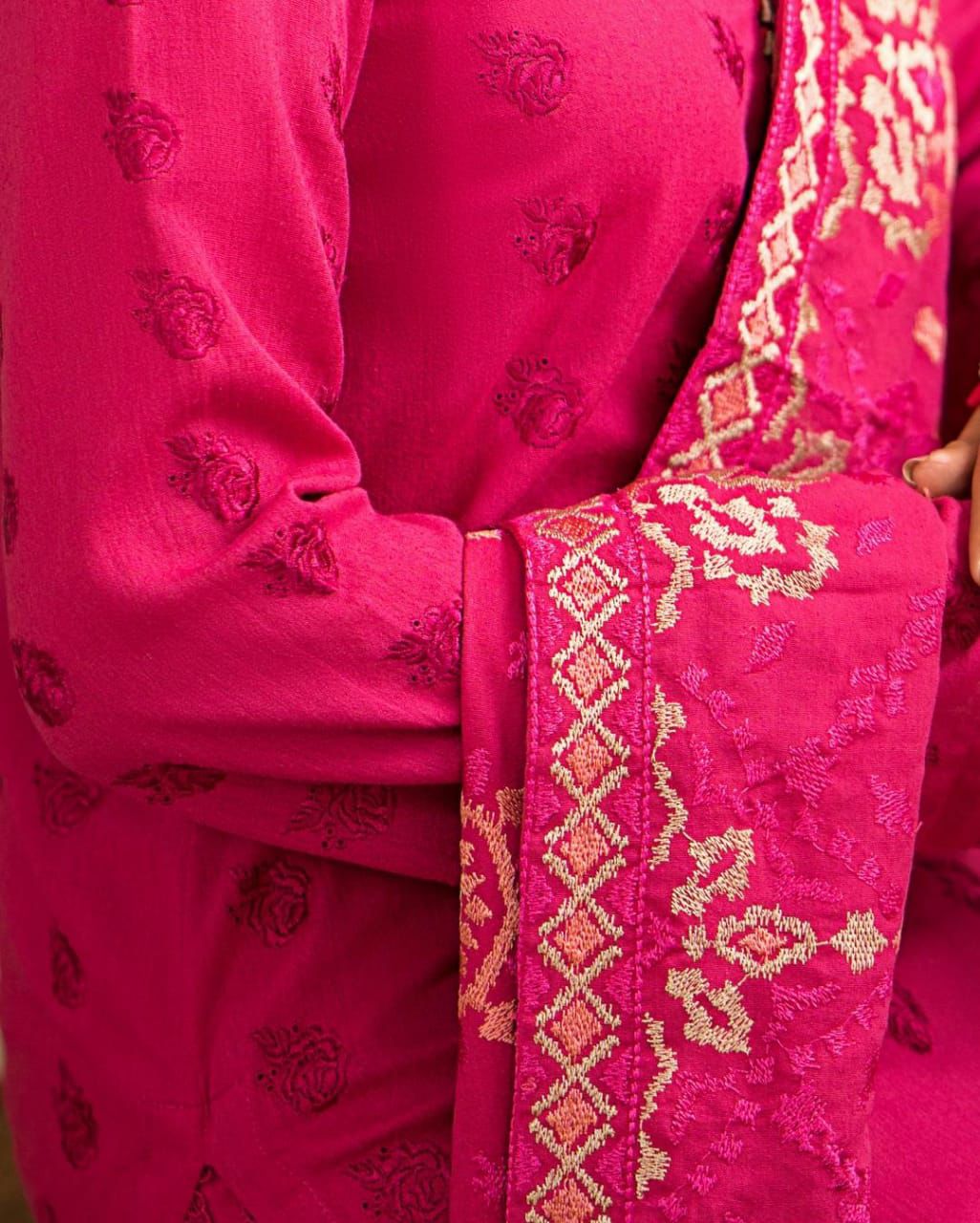 TANA BANA – WINTER 2025 HOT COLLECTION Luxurious-3-Piece Unstitched Dhanak Suit AB